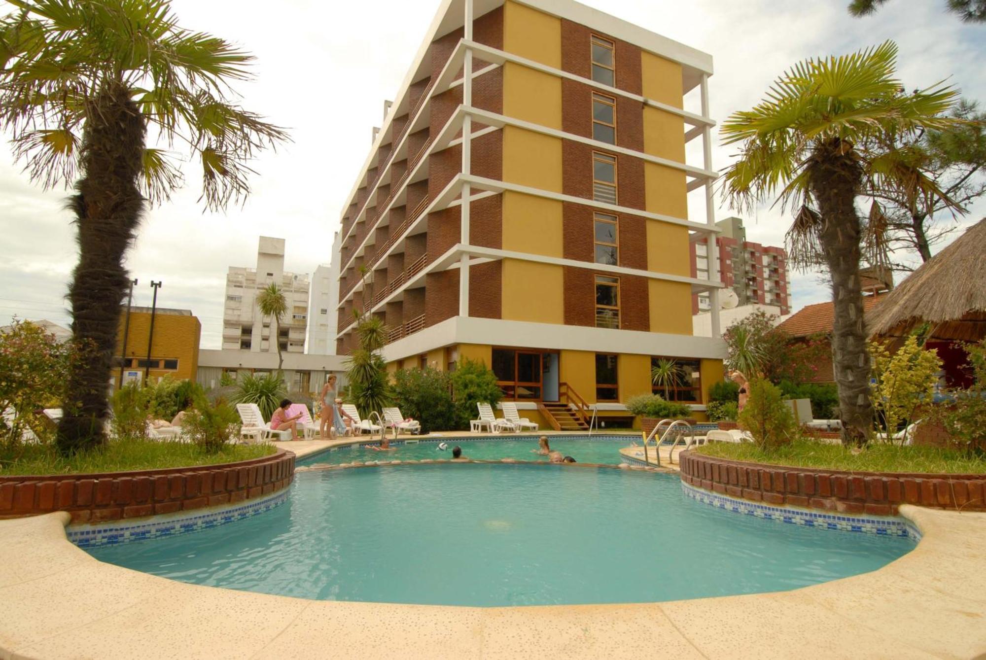 Hotel Chiavari San Bernardo Exterior photo